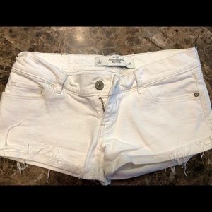 Abercrombie & Fitch White Jean shorts size 25